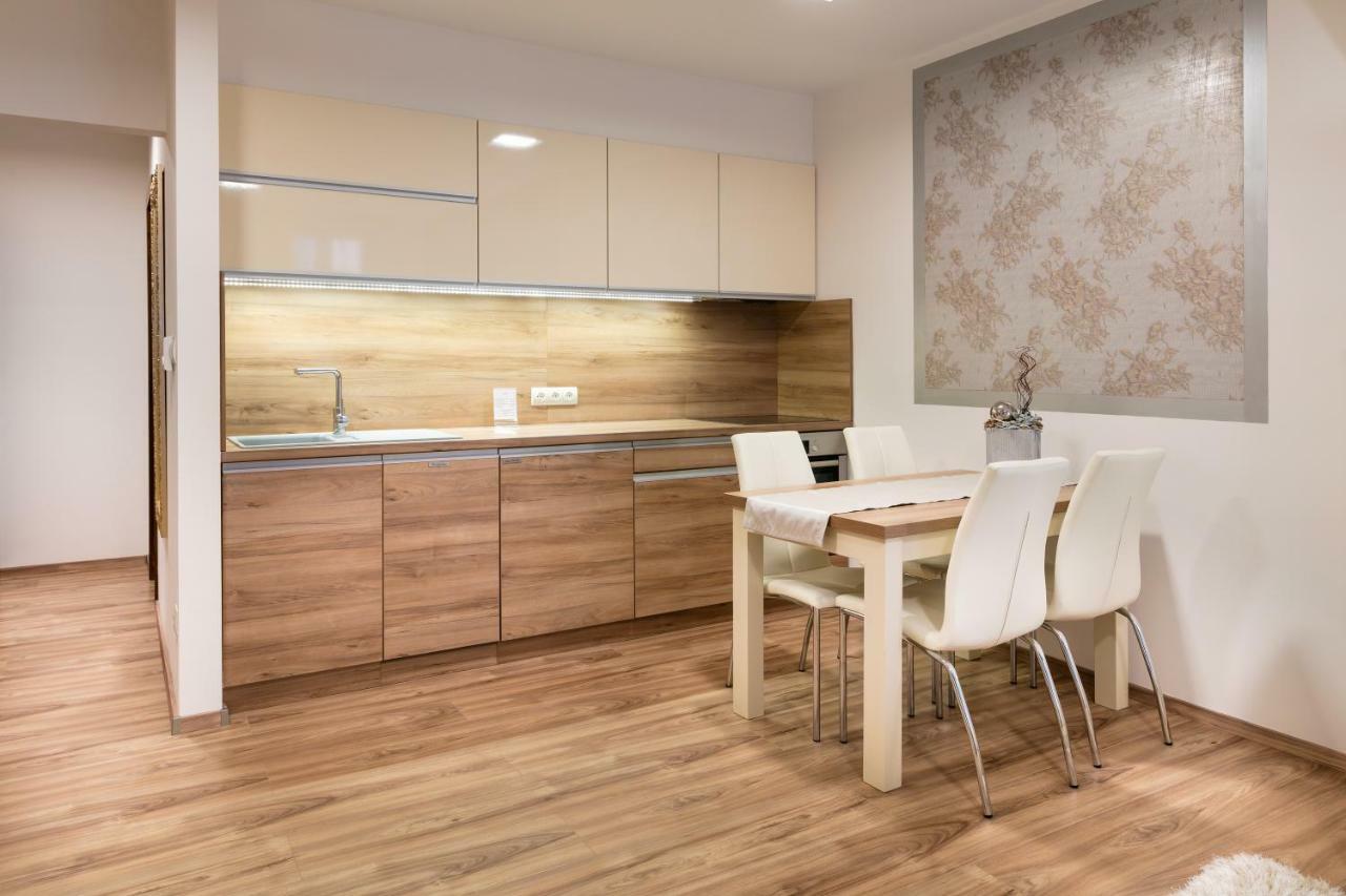 Foter Rezidencia Apartamento Győr Exterior foto