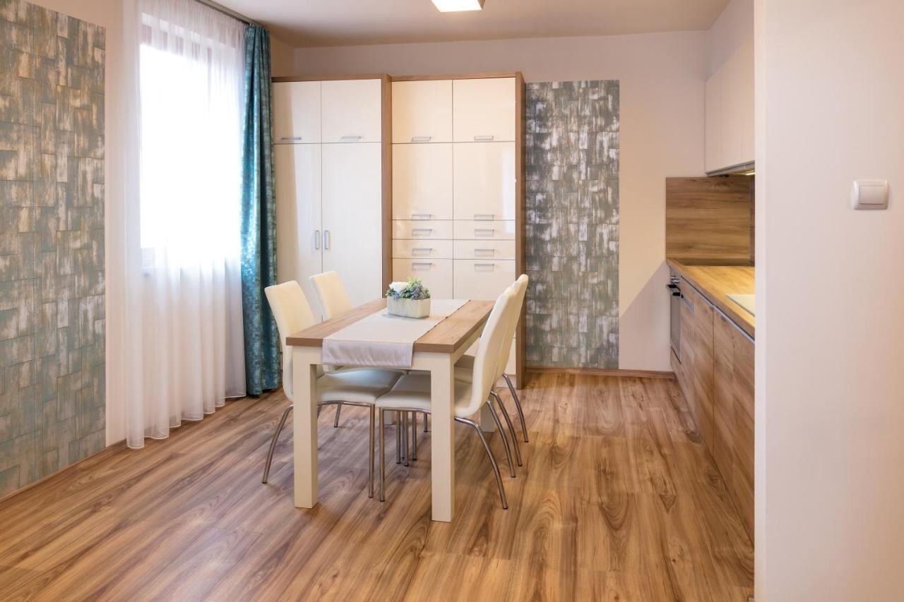 Foter Rezidencia Apartamento Győr Exterior foto
